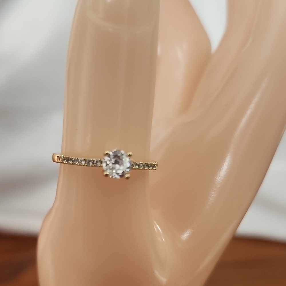 Gold Solitaire Ring Size 8